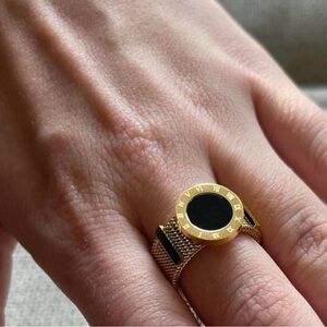 Elegant Gold and Black Women's Ring